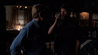 ROSWELL_-_E2X03_SURPRISE_351.jpg