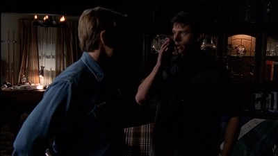 ROSWELL_-_E2X03_SURPRISE_369.jpg