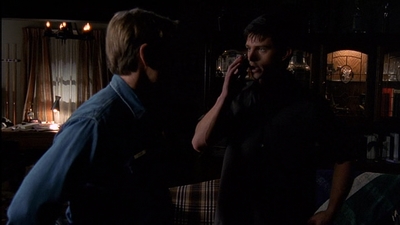 ROSWELL_-_E2X03_SURPRISE_372.jpg