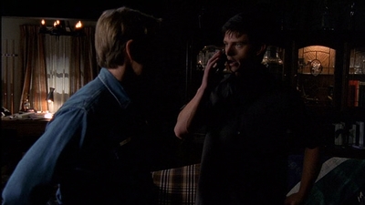 ROSWELL_-_E2X03_SURPRISE_373.jpg