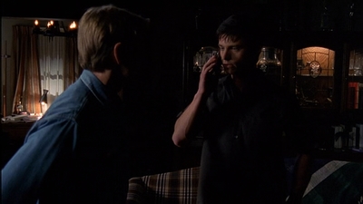 ROSWELL_-_E2X03_SURPRISE_379.jpg