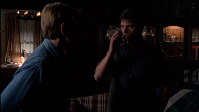 ROSWELL_-_E2X03_SURPRISE_382.jpg