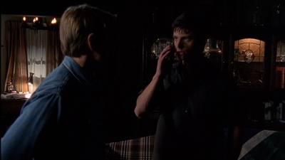 ROSWELL_-_E2X03_SURPRISE_386.jpg
