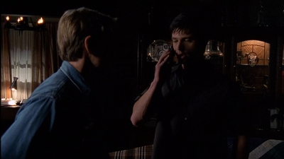 ROSWELL_-_E2X03_SURPRISE_402.jpg