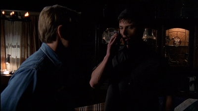 ROSWELL_-_E2X03_SURPRISE_405.jpg