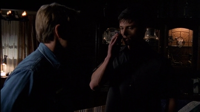 ROSWELL_-_E2X03_SURPRISE_409.jpg