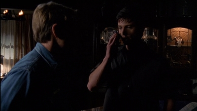 ROSWELL_-_E2X03_SURPRISE_412.jpg