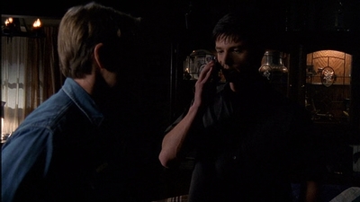 ROSWELL_-_E2X03_SURPRISE_413.jpg