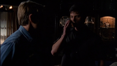 ROSWELL_-_E2X03_SURPRISE_416.jpg