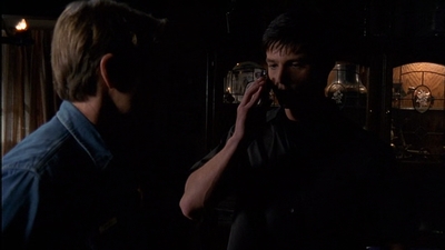 ROSWELL_-_E2X03_SURPRISE_423.jpg