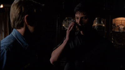 ROSWELL_-_E2X03_SURPRISE_430.jpg