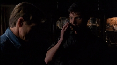 ROSWELL_-_E2X03_SURPRISE_440.jpg
