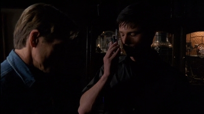 ROSWELL_-_E2X03_SURPRISE_445.jpg