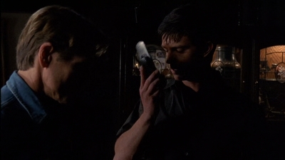 ROSWELL_-_E2X03_SURPRISE_446.jpg