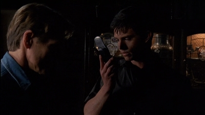 ROSWELL_-_E2X03_SURPRISE_448.jpg