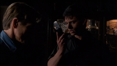 ROSWELL_-_E2X03_SURPRISE_449.jpg