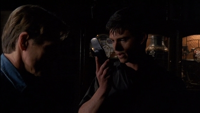 ROSWELL_-_E2X03_SURPRISE_452.jpg