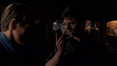 ROSWELL_-_E2X03_SURPRISE_453.jpg