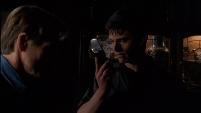 ROSWELL_-_E2X03_SURPRISE_454.jpg