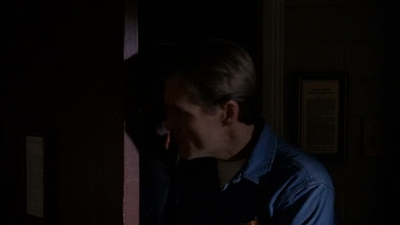 ROSWELL_-_E2X03_SURPRISE_459.jpg