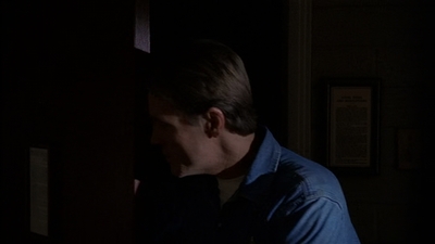 ROSWELL_-_E2X03_SURPRISE_462.jpg