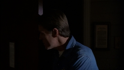 ROSWELL_-_E2X03_SURPRISE_465.jpg
