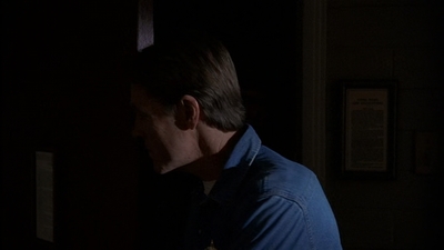 ROSWELL_-_E2X03_SURPRISE_467.jpg
