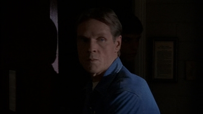 ROSWELL_-_E2X03_SURPRISE_475.jpg