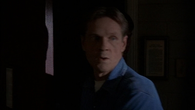 ROSWELL_-_E2X03_SURPRISE_477.jpg