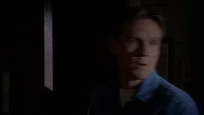 ROSWELL_-_E2X03_SURPRISE_479.jpg