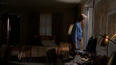 ROSWELL_-_E2X03_SURPRISE_509.jpg