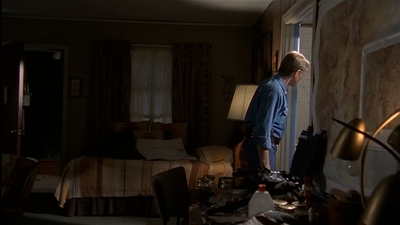 ROSWELL_-_E2X03_SURPRISE_511.jpg