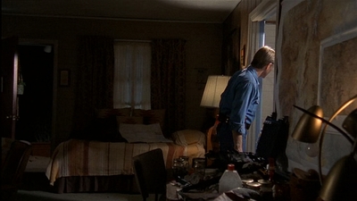 ROSWELL_-_E2X03_SURPRISE_513.jpg