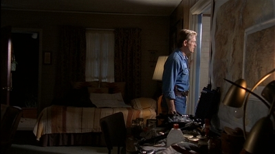 ROSWELL_-_E2X03_SURPRISE_527.jpg