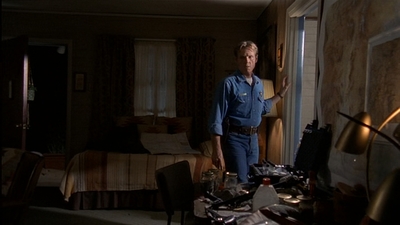 ROSWELL_-_E2X03_SURPRISE_538.jpg