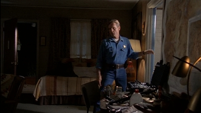 ROSWELL_-_E2X03_SURPRISE_544.jpg