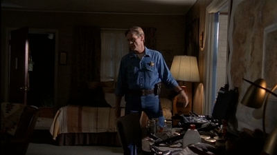ROSWELL_-_E2X03_SURPRISE_548.jpg