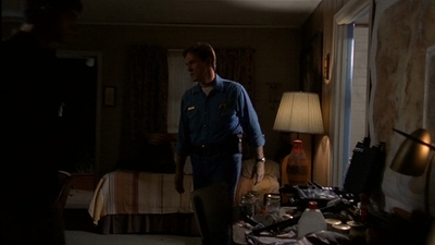 ROSWELL_-_E2X03_SURPRISE_551.jpg