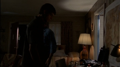 ROSWELL_-_E2X03_SURPRISE_559.jpg