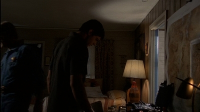 ROSWELL_-_E2X03_SURPRISE_566.jpg