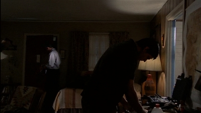 ROSWELL_-_E2X03_SURPRISE_577.jpg