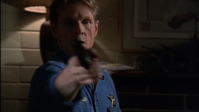 ROSWELL_-_E2X03_SURPRISE_585.jpg