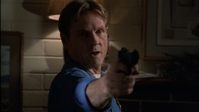 ROSWELL_-_E2X03_SURPRISE_594.jpg
