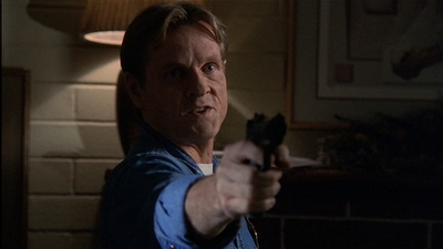 ROSWELL_-_E2X03_SURPRISE_599.jpg