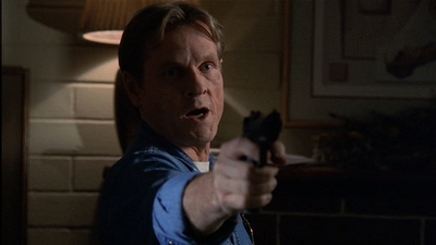 ROSWELL_-_E2X03_SURPRISE_602.jpg