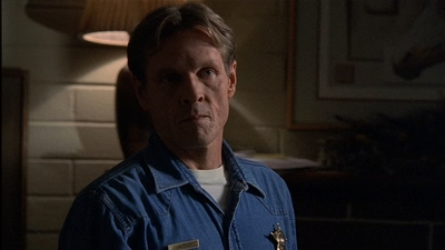 ROSWELL_-_E2X03_SURPRISE_616.jpg