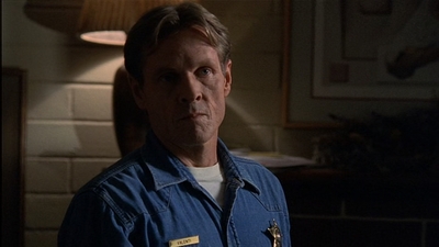 ROSWELL_-_E2X03_SURPRISE_620.jpg