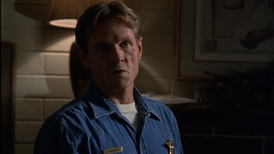 ROSWELL_-_E2X03_SURPRISE_623.jpg