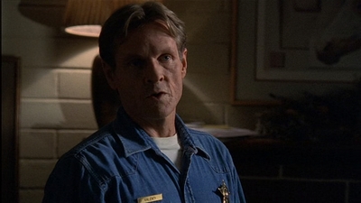 ROSWELL_-_E2X03_SURPRISE_624.jpg