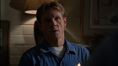 ROSWELL_-_E2X03_SURPRISE_632.jpg